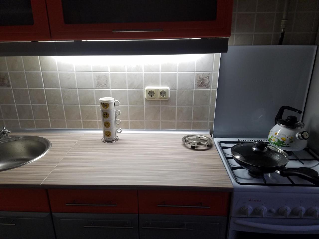 Apartment On Metro Mihalova Минск Екстериор снимка