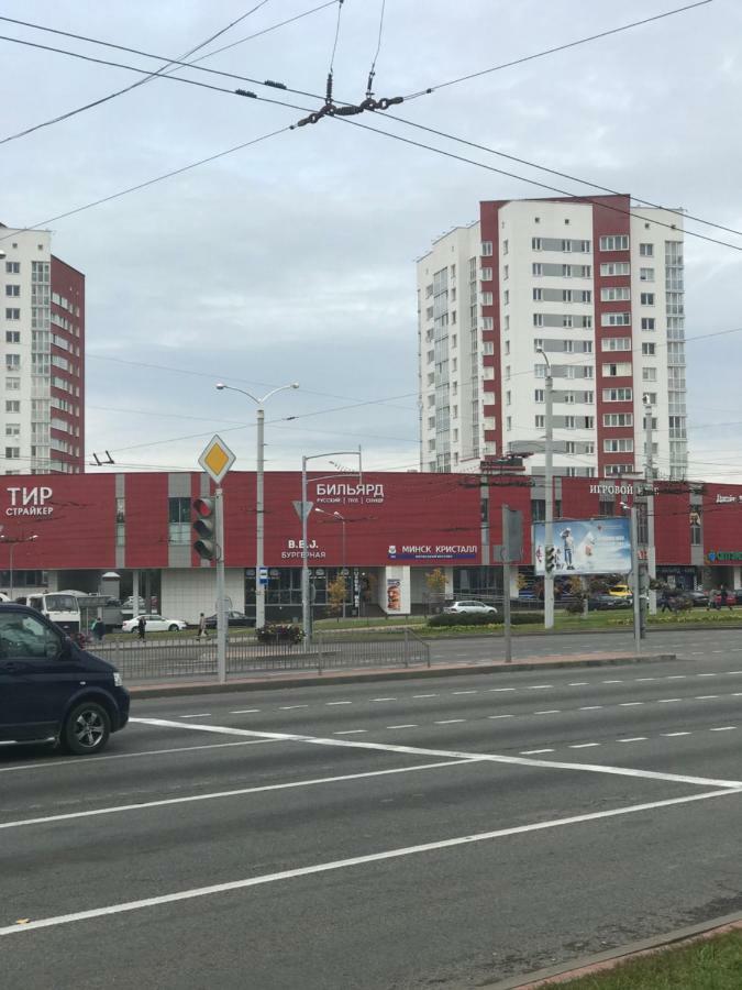 Apartment On Metro Mihalova Минск Екстериор снимка